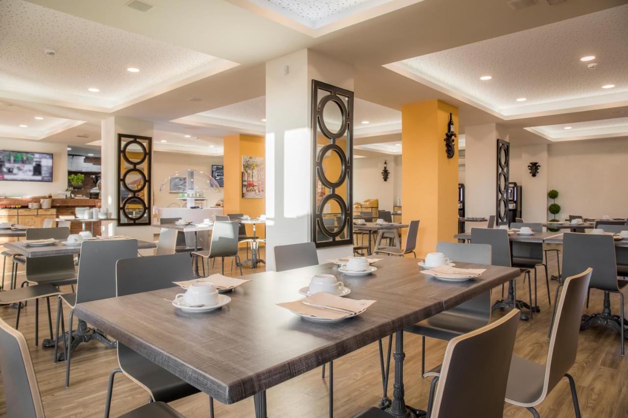 Boavista Golf & Spa - Bela Colina Holidays Lagos Buitenkant foto The dining room at the hotel