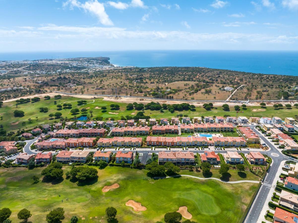 Boavista Golf & Spa - Bela Colina Holidays Lagos Buitenkant foto Aerial view of the La Jolla Shores Golf Course