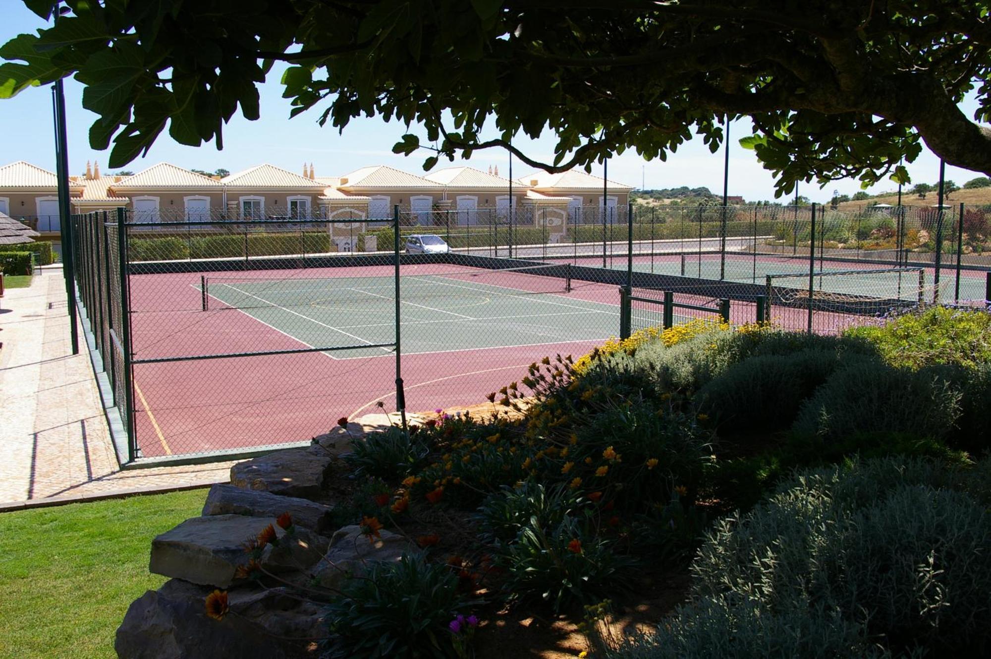 Boavista Golf & Spa - Bela Colina Holidays Lagos Buitenkant foto Tennis courts at the resort